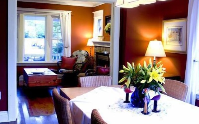 Simcoe Suites on the Henley B&B
