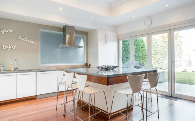 Live in Federation Style Luxury With Stunning Views