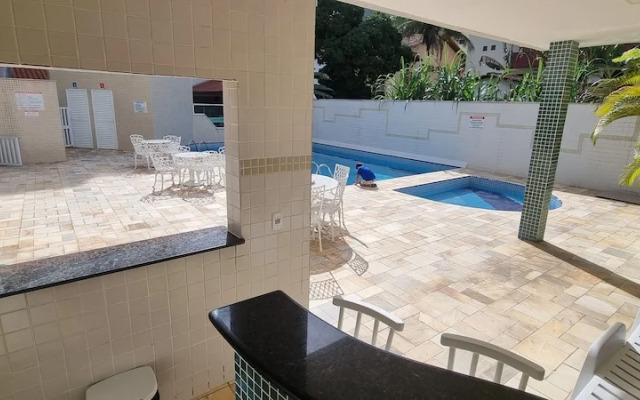 Apartamento com piscina perto do mar de Ubatuba, aceitamos crianças