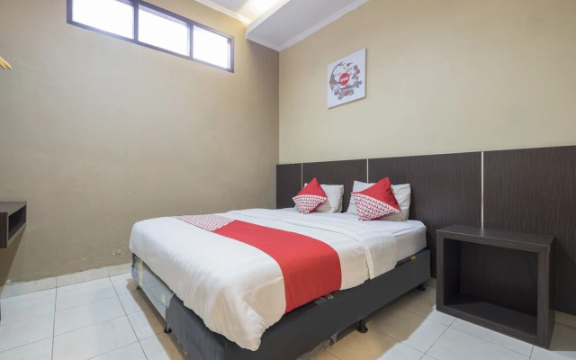 OYO 1631 Aristo Home