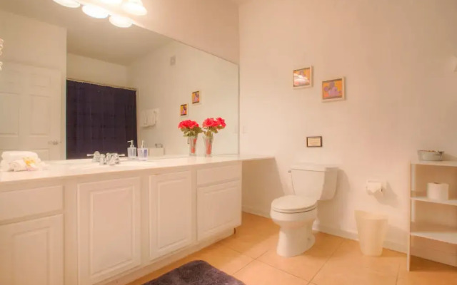 Vista Cay Resort by Casiola Vacation Homes
