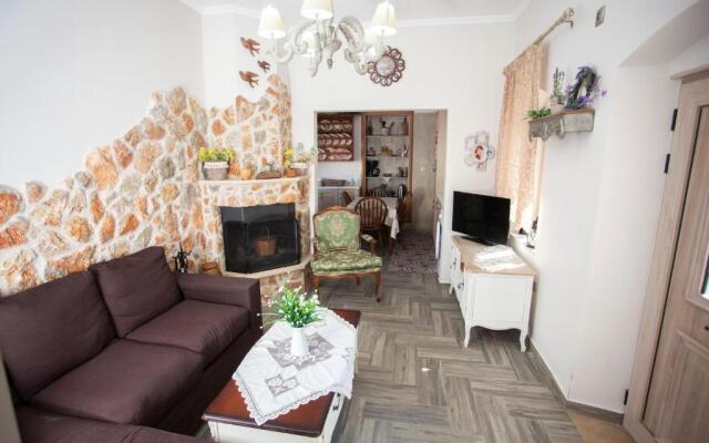 Vicky's House