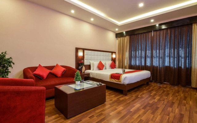 Akshaya Aura
