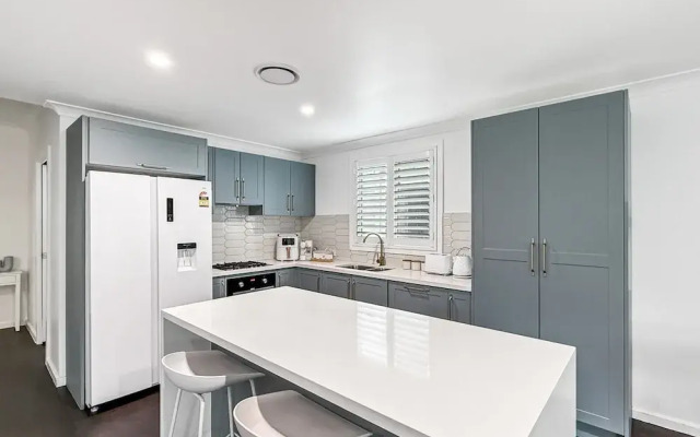 Spacious 3-bedroom Home With Private Pool & BBQ