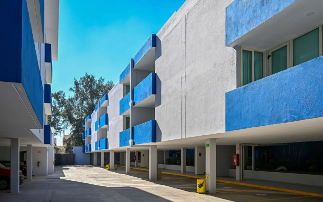 Vista Express Guadalajara Expo SureStay Collection by BW