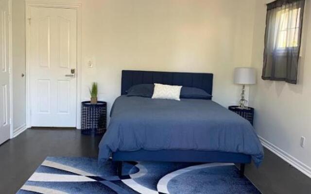 Spacious 1Bed, 1 Bath in Beverly Hills