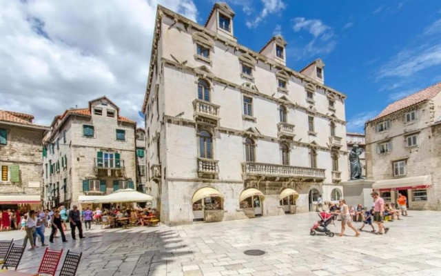 Old Square "Stone Pearl"