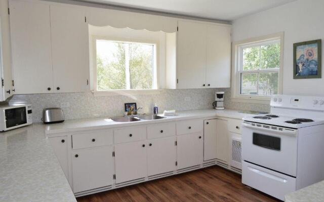 Still Point Lodge & Cottages