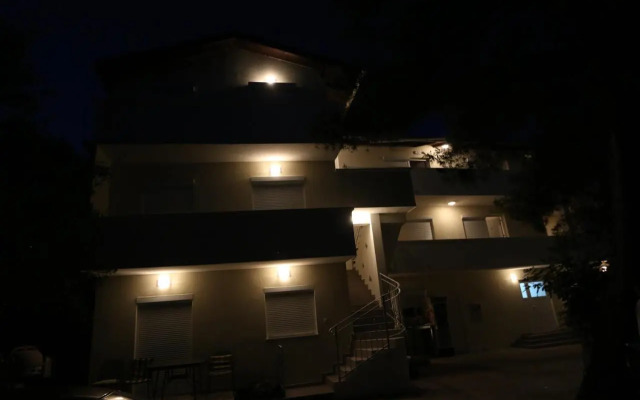Novalja Inn 2