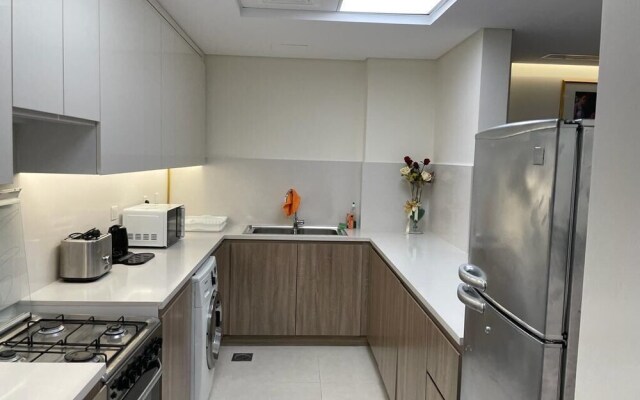 401 Luxury 2Bhk Apartment With Maid Room