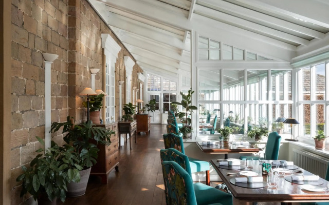 The Devonshire Arms Hotel