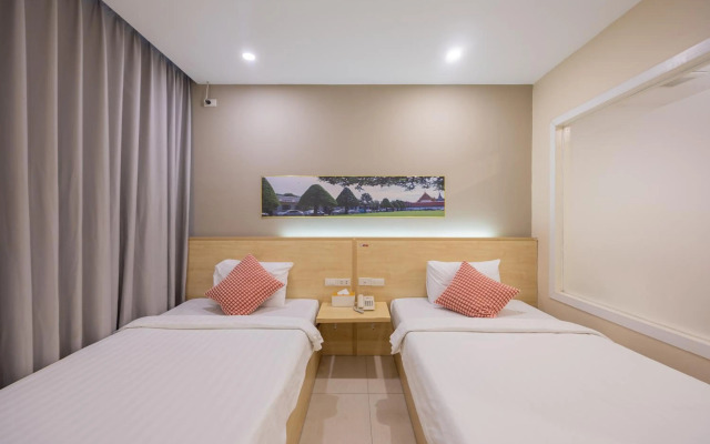 The President Hotel at Chokchai 4