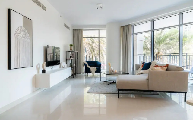 HiGuests - Boulevard Crescent Tower 2