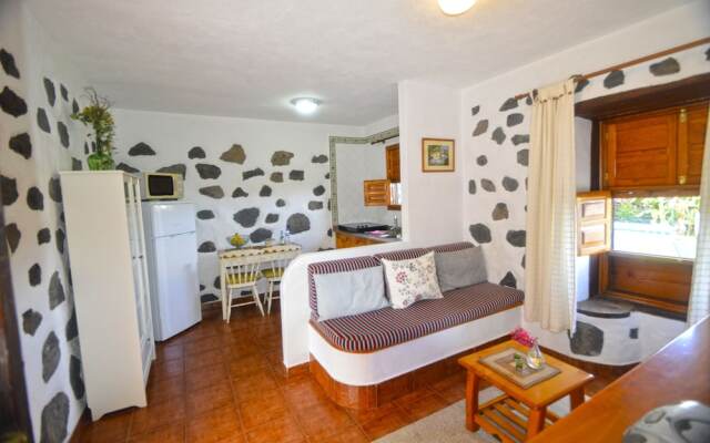 Casa Sombrero de Pico A by Isla Bonita