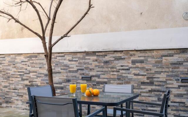 Maison De Luxx A10, Cozy Apartment with Garden In Larissa