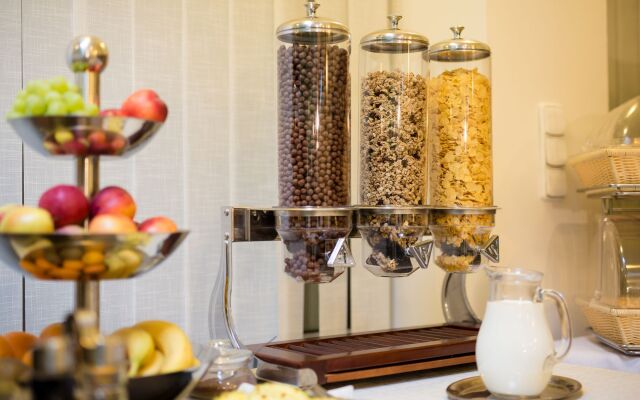 Hotel Cyro