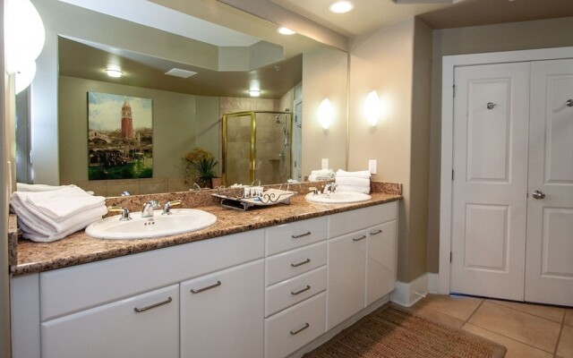 Crd1002 4 Bedroom Condo