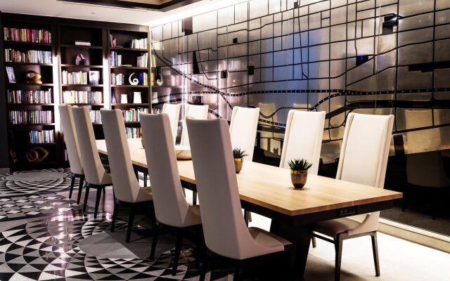 Hotel X Toronto, a Destination by Hyatt Hotel