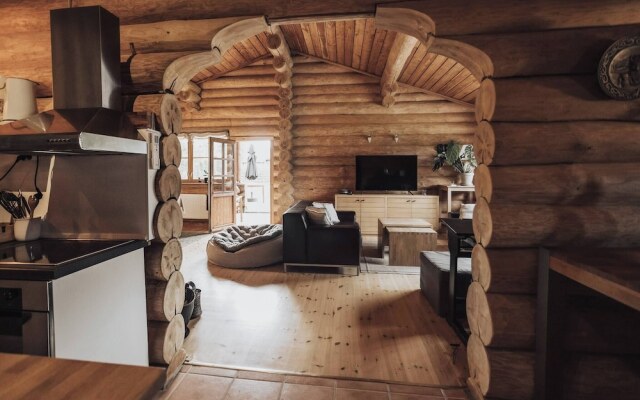 Fjordhygge, Cozy Log Retreat Near Sea & Forest - Sauna & Outdoor Living
