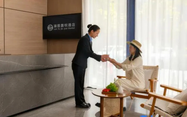 LANTU · Joy Horizon Leisure Resort Hotel （Lijiang Ancient Town Zhongyi Market Branch） – People – Lijiang