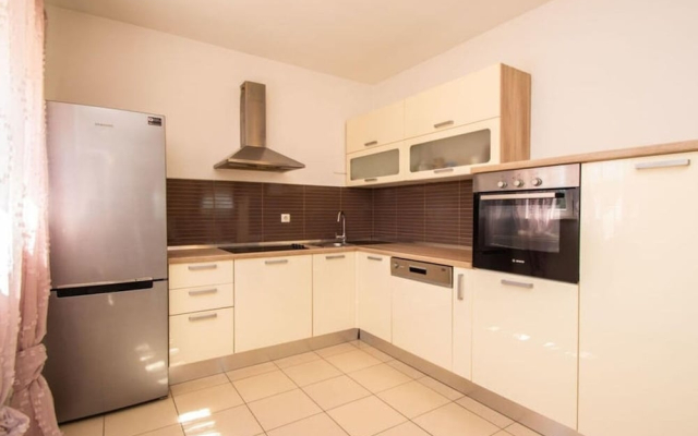 Marina - Quiet & Spacious - H