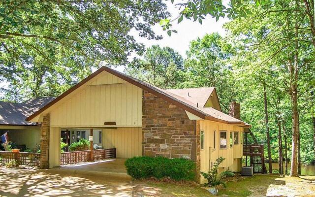 02101 - 1 LaCanada Lane