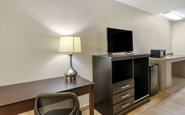 Rodeway Inn Clearwater - Dunedin