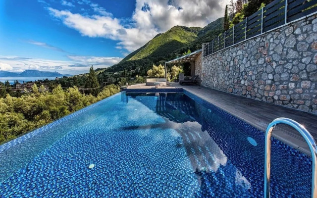Luxurious Villa Kastro