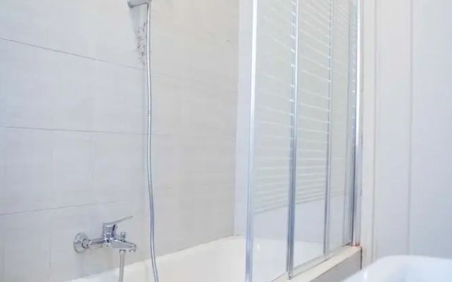 Room in Guest room - Kamchu Apartments single room Viale Libia 8