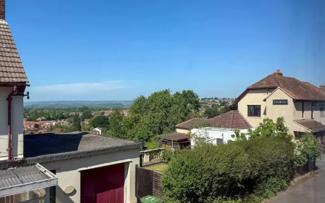 Glastonbury Hill Escape