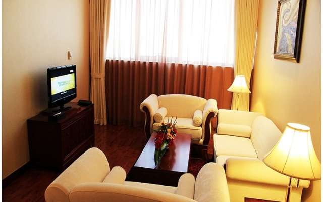 Trianon Royal Hotel
