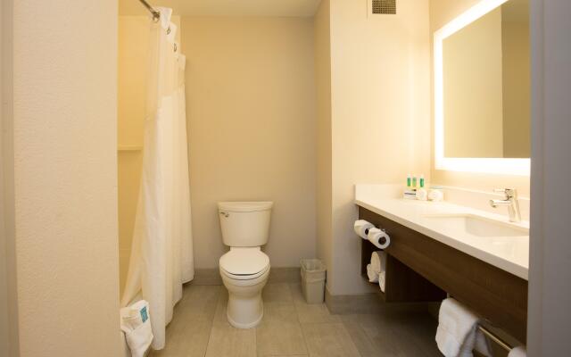 Holiday Inn Express Hotel & Suites Hesperia by IHG