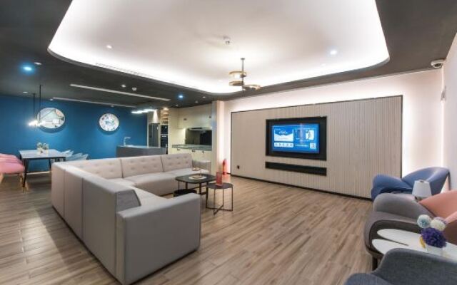 CJIA Apartment (Shenzhen Bao'an Fanshen Subway Station)
