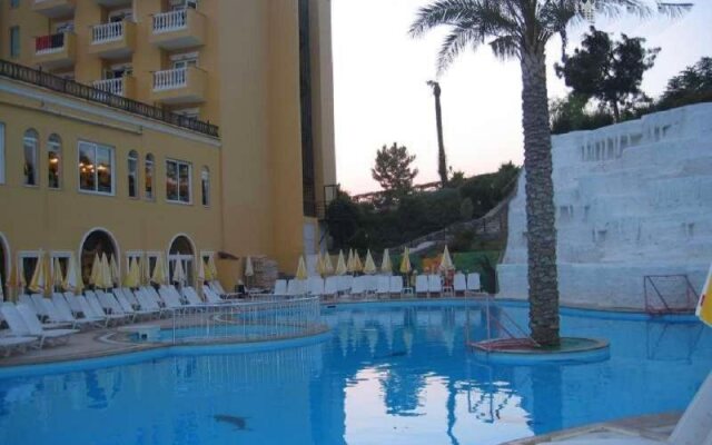 Fun Hill Resort Hotel