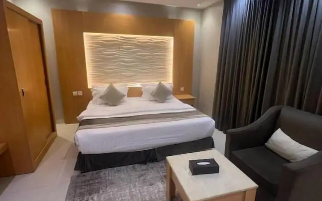 SMO Suite Hotel