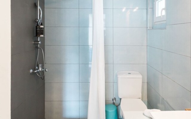 White Sun maisonette overlooking the sea