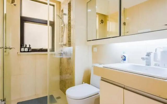 Locals Boutique Apartment Huafa Plaza 15