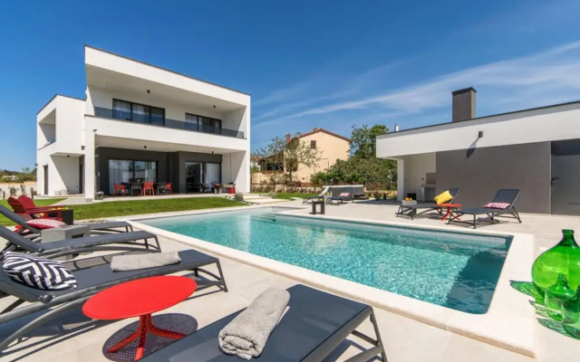 Zen Comfortable Holiday Residence