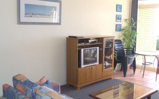 South Pacific, Unit 2/13-15 Shoal Bay Road