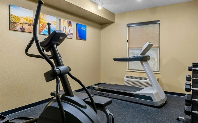 Comfort Inn & Suites