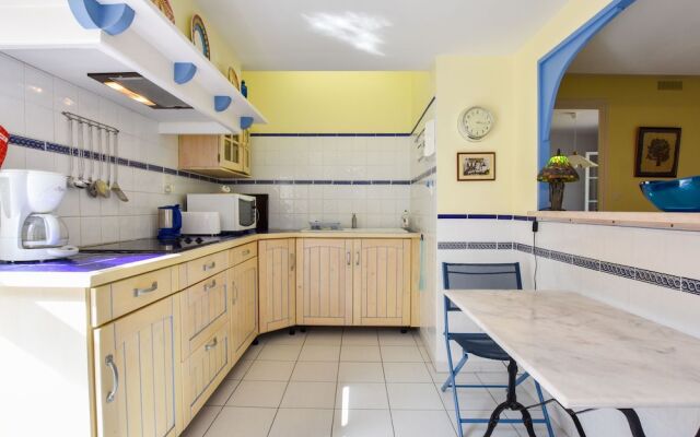 Gorgeous Villa in Anglet With Swimming Pool