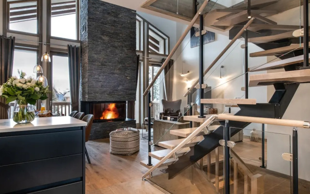 Yellowstone Lodge Chalet 2