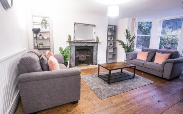 53 Pembroke Rd