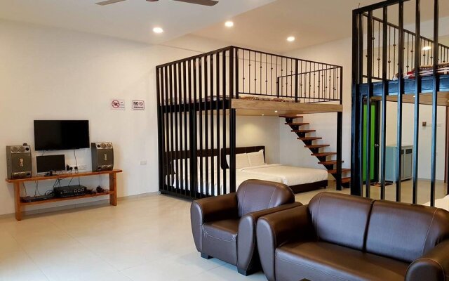 Kukup Xiang Holiday Home