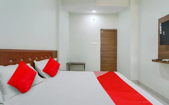 The Lalit Hotel And Restaurant