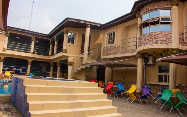Masbat DeKings Hotel