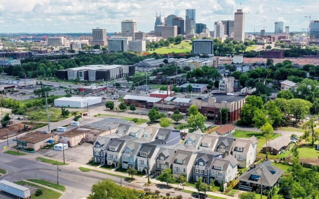 Monroe 13 in Nashville