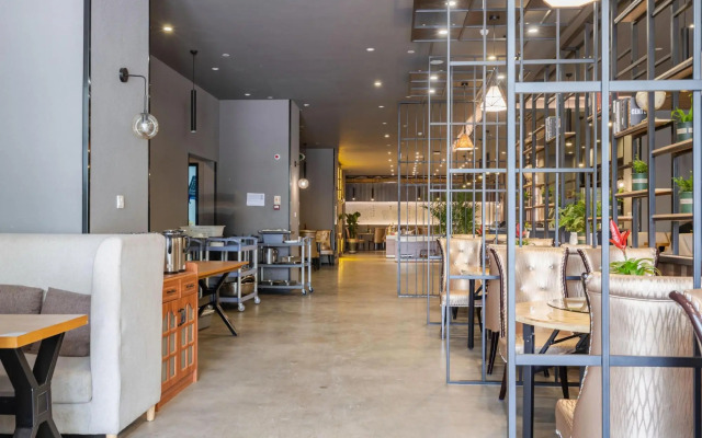 Meikai International Hotel (Hangzhou West Station Zheyi Hospital Branch)