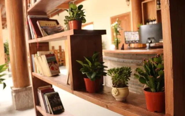 Guzang Xiangbala Diannan Wufu Boutique Inn