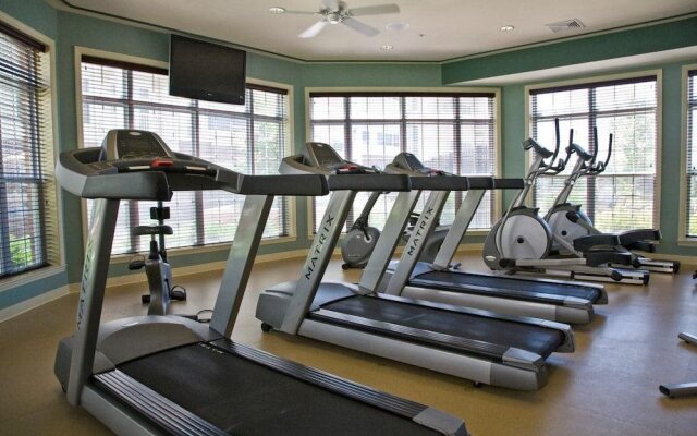 Global Luxury Suites at Raritan